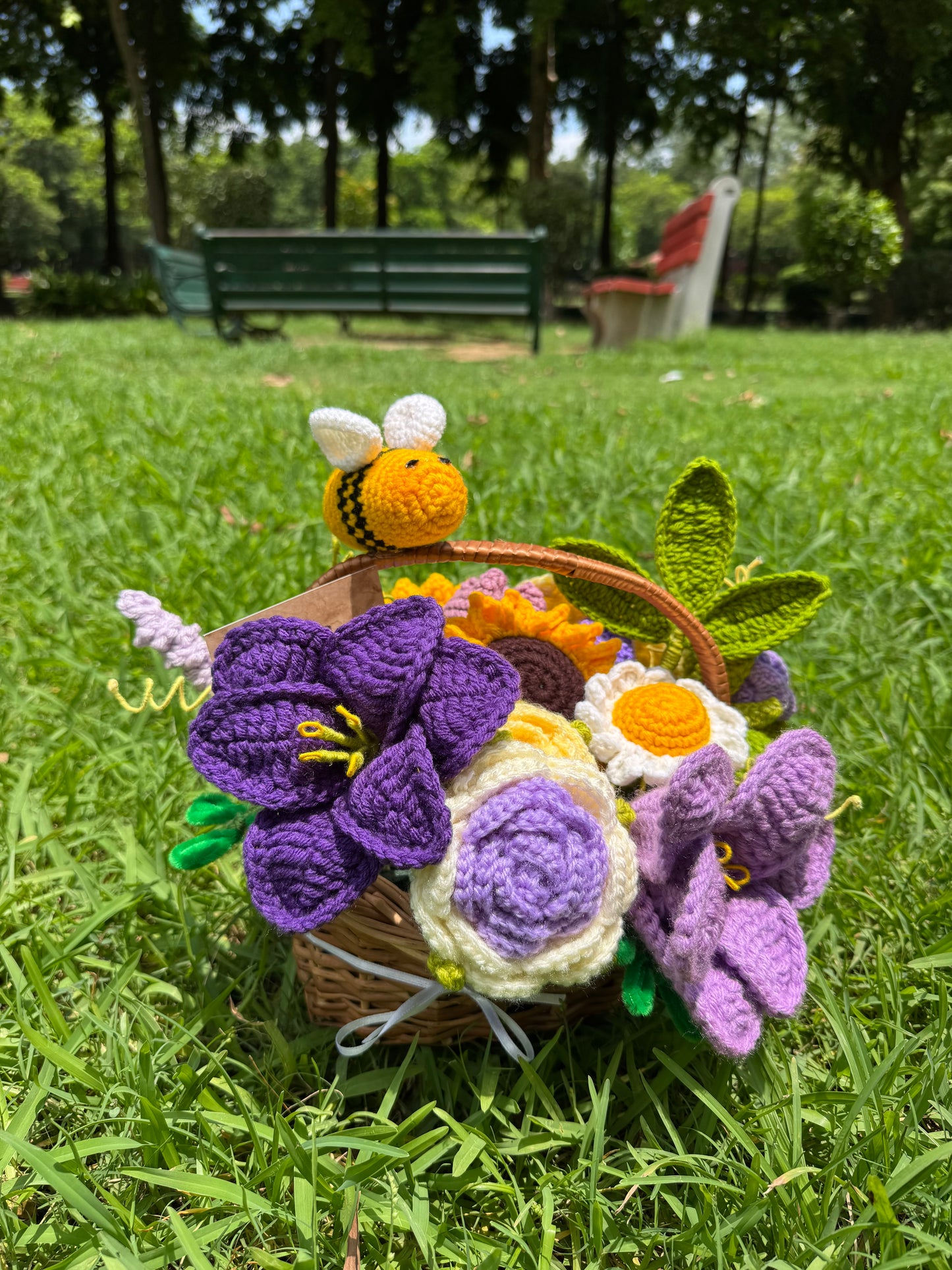 The Sunny Buzz Basket